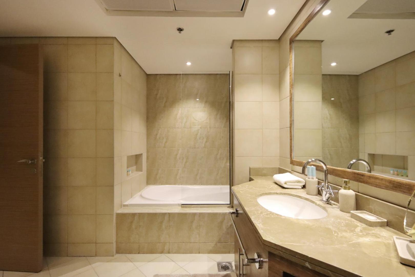 Apartment Livbnb-2b Stunner With Iconic Ain View Dubai