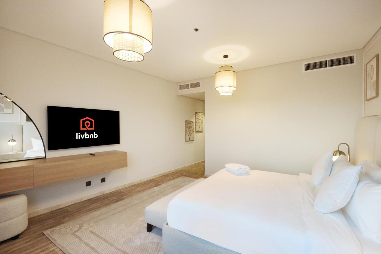 Livbnb-2b Stunner With Iconic Ain View