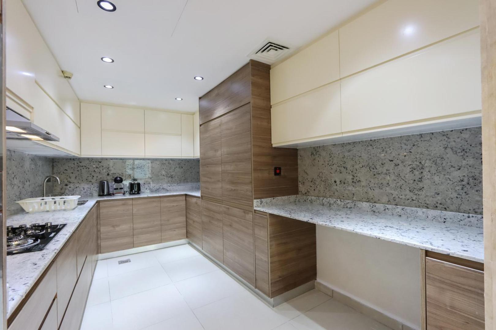 Livbnb-2b Stunner With Iconic Ain View Dubai